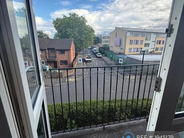 Apartment for rent in Upton Park, Greater London