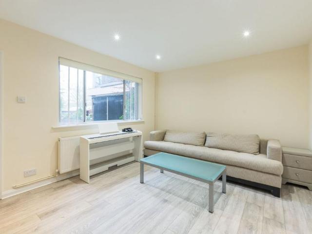 House for rent in Chalk Farm, Primrose Hill