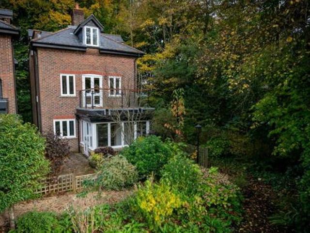 House for sale in Sleepers' Hill, Hampshire