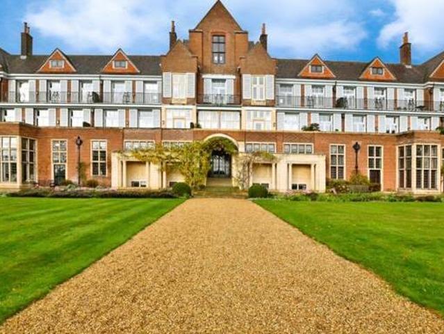House for sale in Littlecote, West Sussex