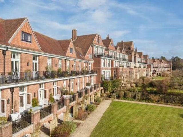 House for sale in Littlecote, West Sussex