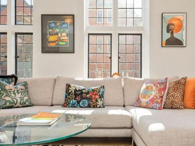 House for sale in Littlecote, West Sussex