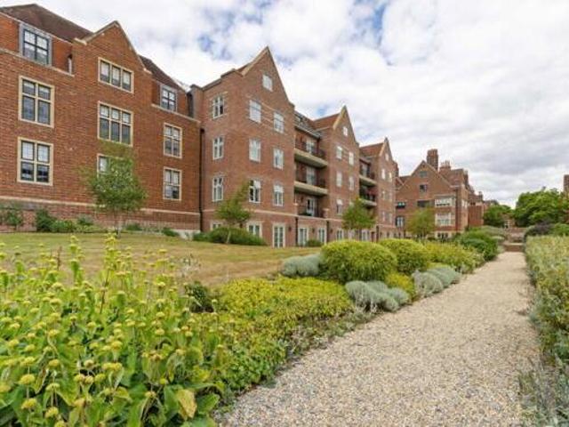 House for sale in Littlecote, West Sussex