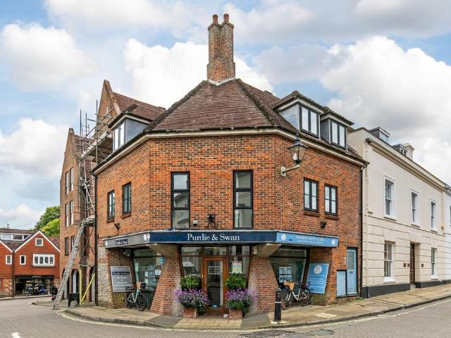 Apartment for rent in The Close, Hampshire