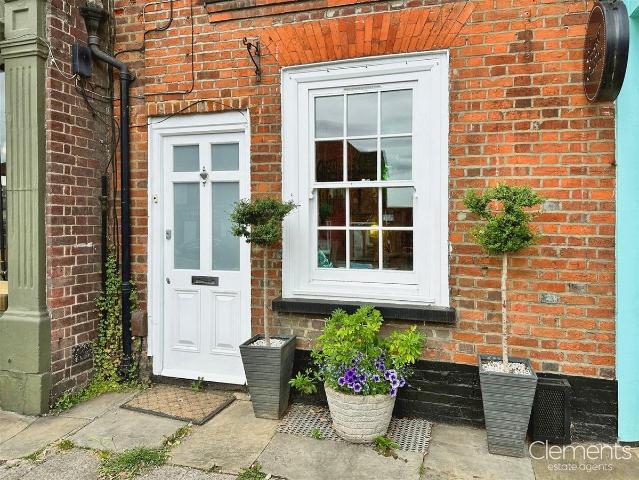 House for rent in Pouchen End, Hertfordshire