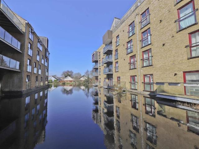 Apartment for rent in Denham