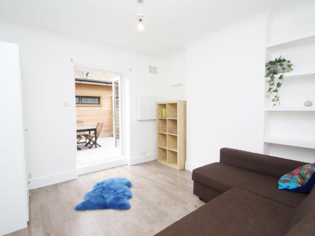 Studio for rent in Brondesbury, Greater London