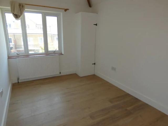Apartment for rent in Napsbury Park, Five Acres