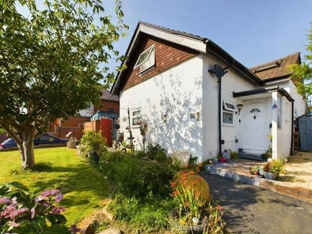 House for sale in Aldershot, Hampshire