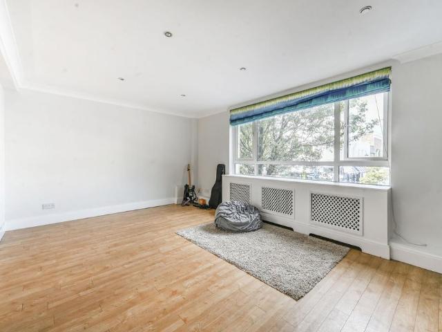 Apartment for rent in Brompton, Greater London