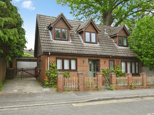 House for rent in Buckler's Park, Crowthorne
