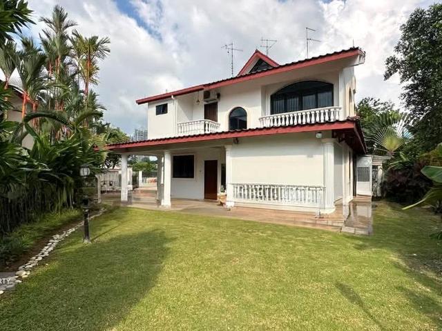 Detached House for sale in Holland