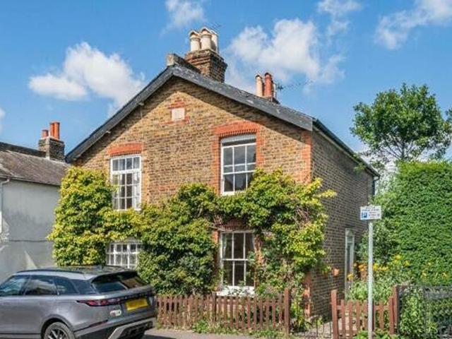 House for sale in Kingston Upon Thames, Greater London