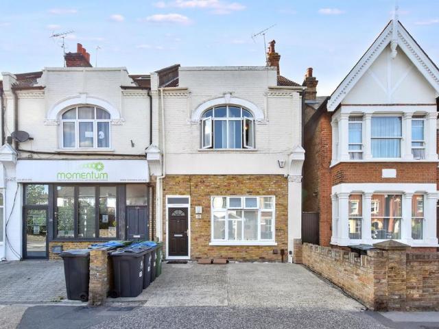 Apartment for rent in Norbiton, Greater London