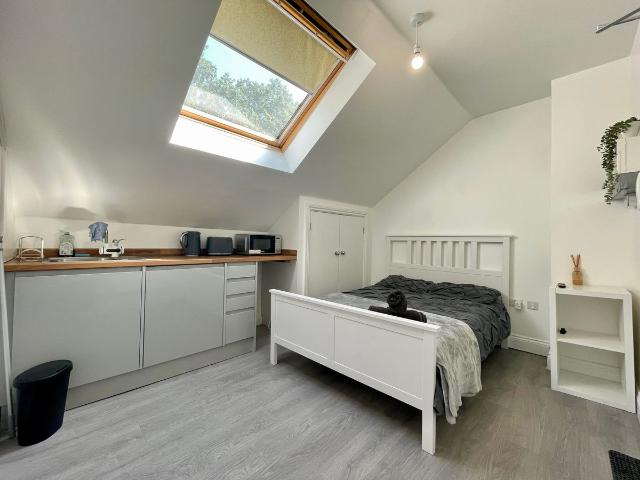 Studio for rent in London Borough of Croydon, South Norwood