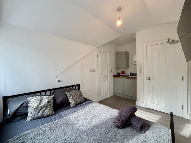 Studio for rent in London Borough of Croydon, South Norwood