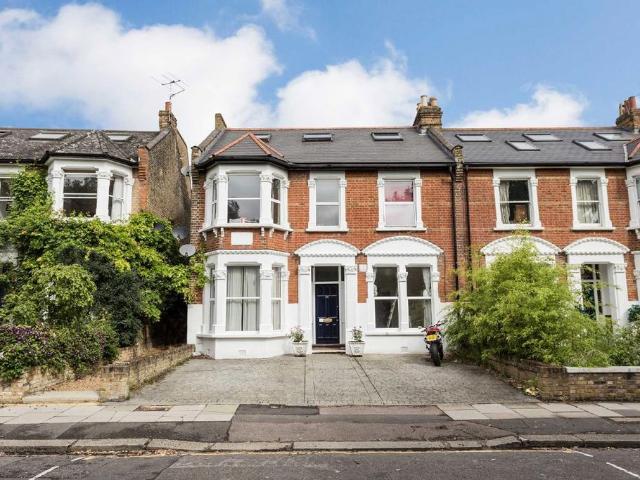 Apartment for rent in London Borough of Merton, Greater London