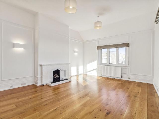 Apartment for rent in Chelsea, Greater London