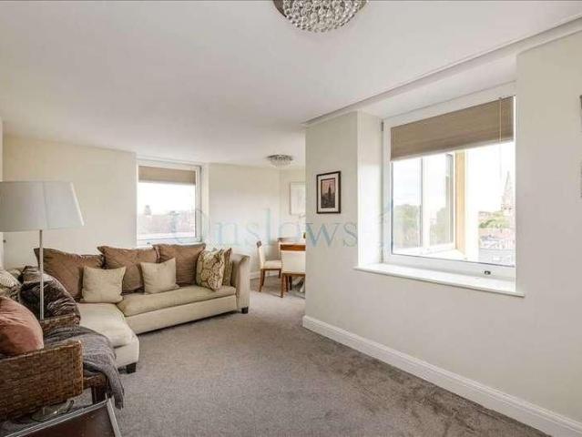 Apartment for rent in Lot's Village, Greater London