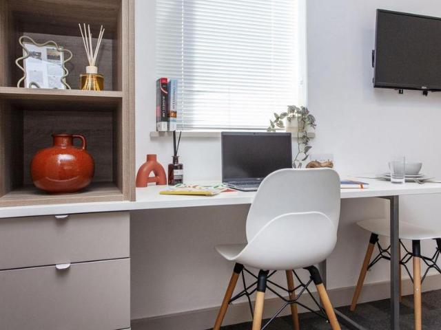 House for rent in Newtown, Reading