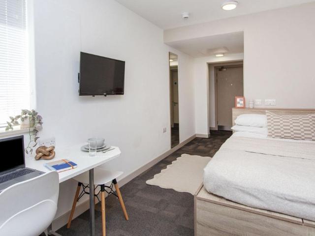 Studio for rent in Newtown, Reading