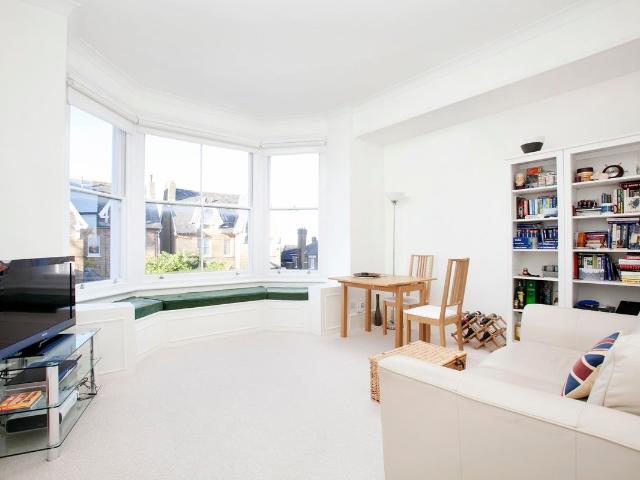 Apartment for rent in North Sheen, Greater London