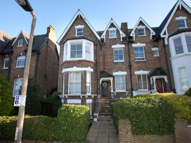 Apartment for rent in North Sheen, Greater London