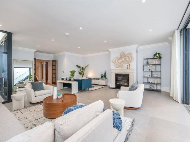 House for rent in North Sheen, Greater London