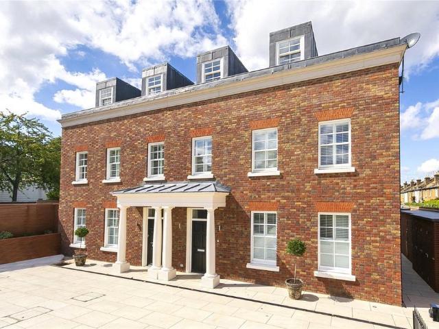 House for rent in North Sheen, Greater London