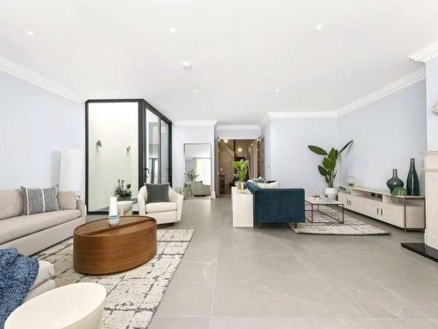House for rent in London Borough of Richmond upon Thames, Greater London