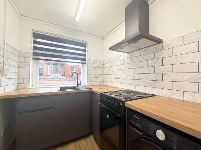 Studio for rent in St Helens