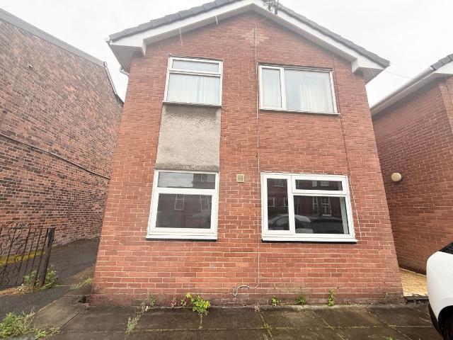 Studio for rent in St Helens