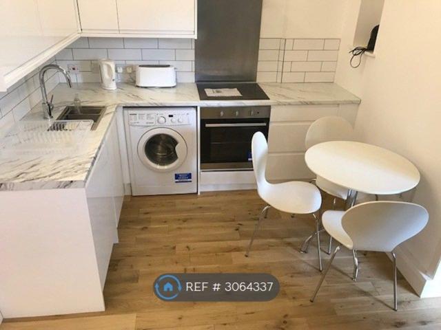 Studio for rent in De Beauvoir Town, Greater London