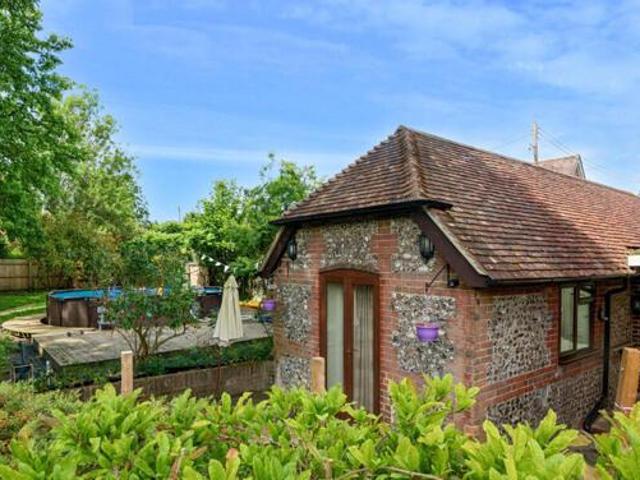 House for sale in Kings Worthy, Hampshire