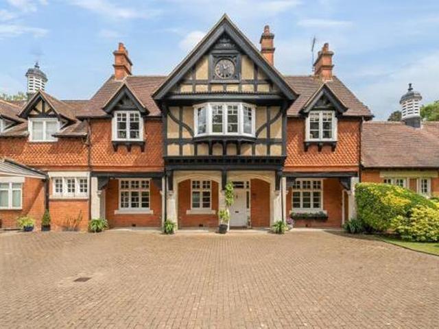House for sale in Ascot