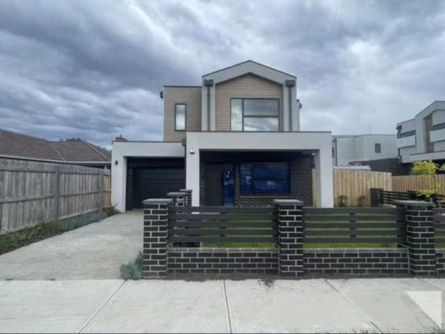 Townhouse for sale in Camerons Creek, Victoria