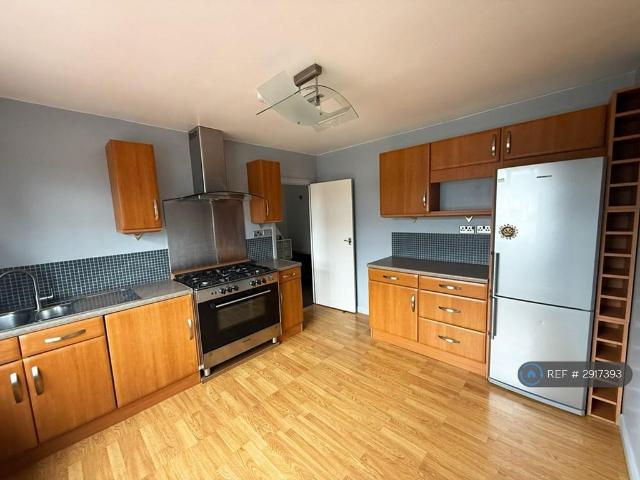 Apartment for rent in Kingsbury, Greater London