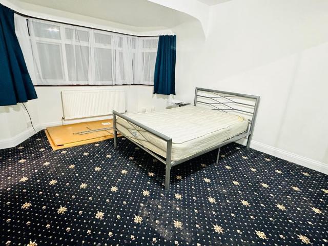 Room for rent in Kingsbury, Greater London