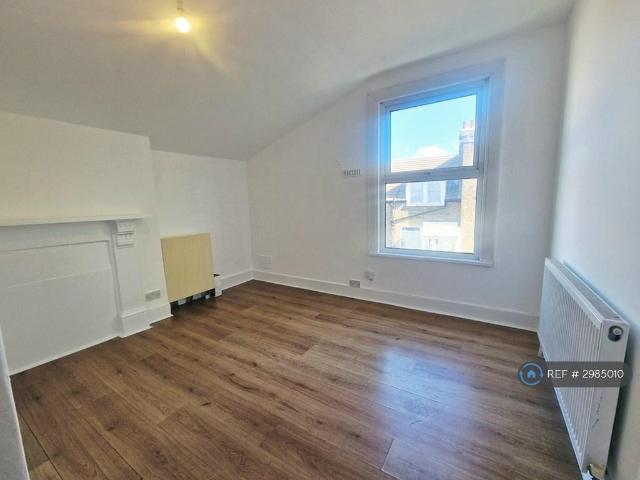 Apartment for rent in Streatham, Greater London