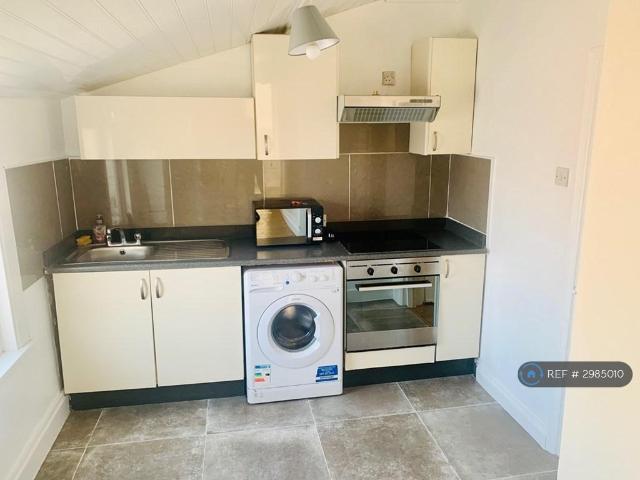 Apartment for rent in Streatham, Greater London
