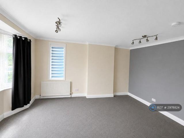 Apartment for rent in London Borough of Croydon, Purley