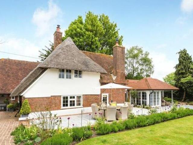 House for sale in Oad Street, Kent