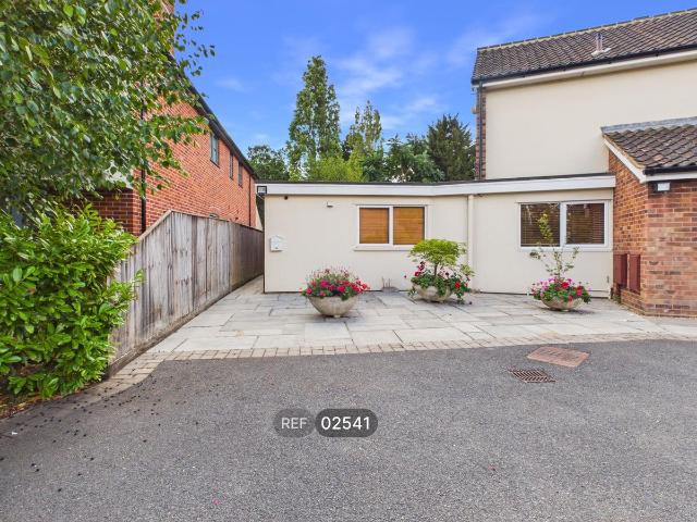 Apartment for rent in The Dales, Key Street