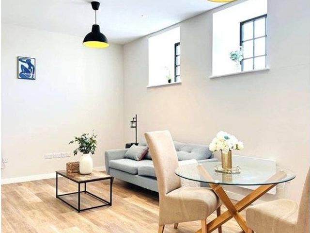 House for rent in Kingswood