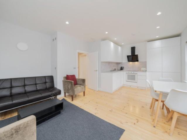 House for rent in Kilburn, Greater London