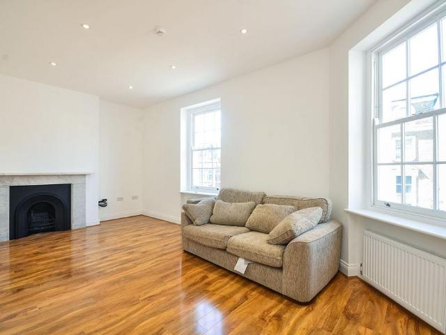 House for rent in Kilburn, Greater London