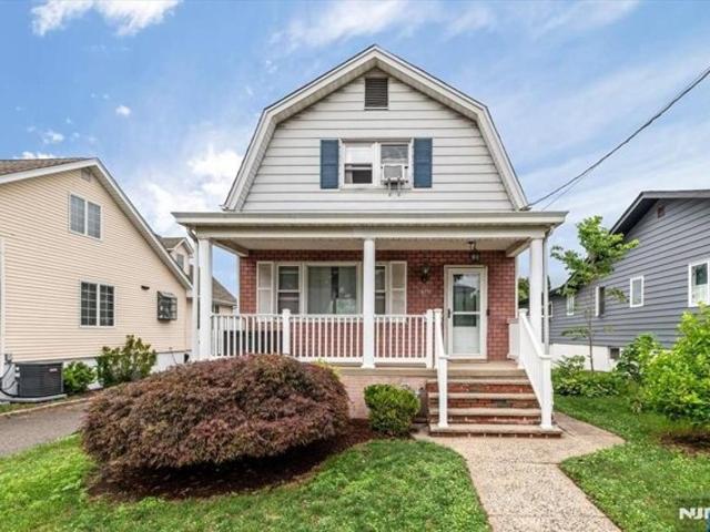 House for sale in Lyndhurst, New Jersey