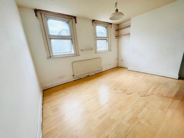 Apartment for rent in Shacklewell, Greater London
