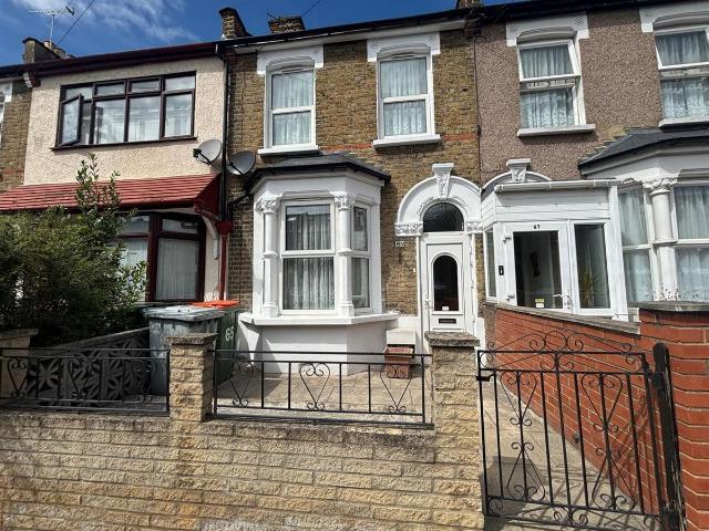 House for rent in London Borough of Newham, Greater London