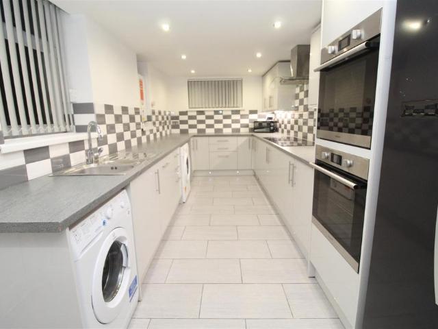 House for rent in Pontypridd, Wales